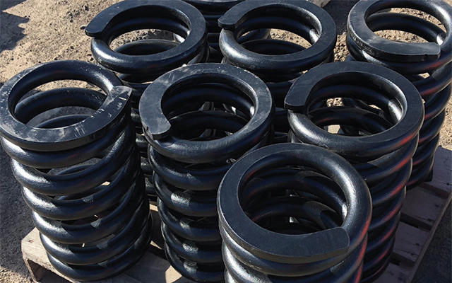 Maintaining support springs in vibratory equipment